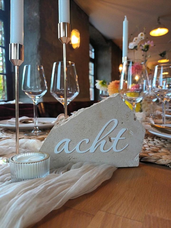 1 12 Tischnummern Stein Hochzeitsdeko mieten bei Areletia-Weddings – 2