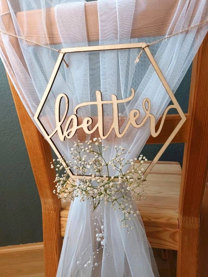 2x Hexagon Stuhlschilder Hochzeitsdeko mieten bei Areletia-Weddings – 2