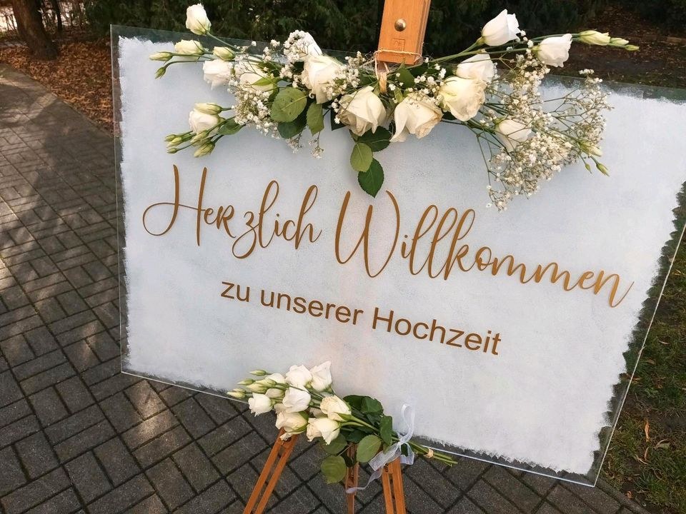 2x Willkommensschild Acryl Staffelei mieten bei Areletia-Weddings