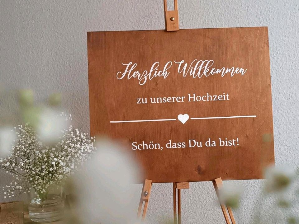 Willkommensschild Holz Hochzeitsdeko mieten bei Areletia-Weddings – 4