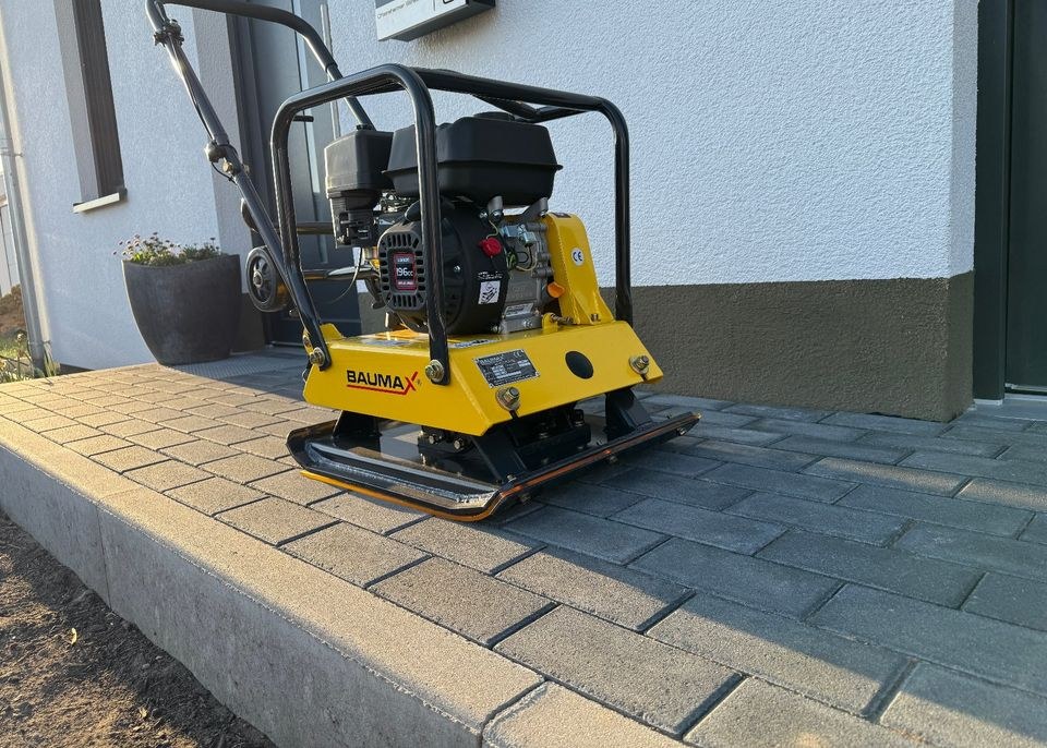 Rüttelplatte Baumax VP16 44 102 kg Modell 2024 mieten in Weinböhla – 3