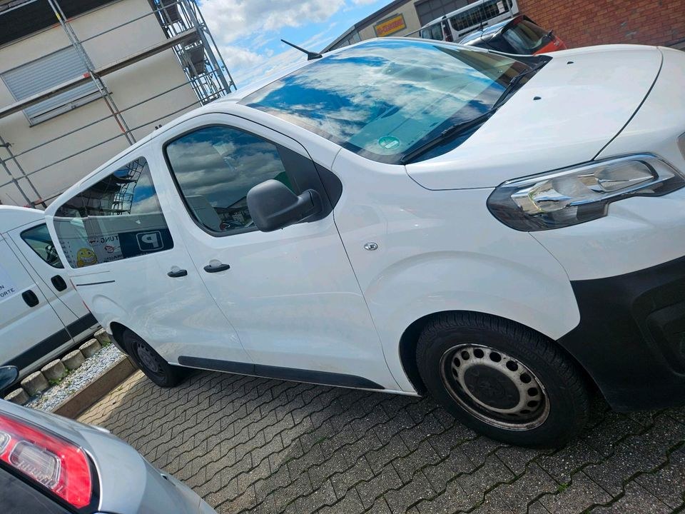 Peugeot Traveller 9 Sitzer Bus mieten in Malsch bei Wiesloch