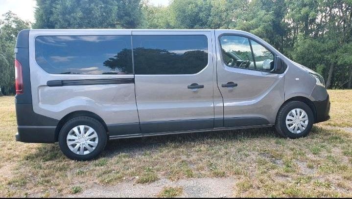 9 Sitzer Bus Renault Traffic mieten bei A-S UMZUG TRANSPORT AUTOVERMIE – 3