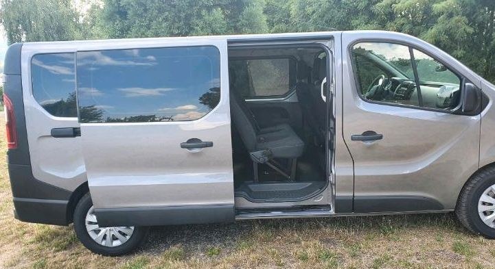 9 SITZER BUS OPEL VIVARO RENAULT TRAFFIC mieten in Malsch bei Wiesloch – 3