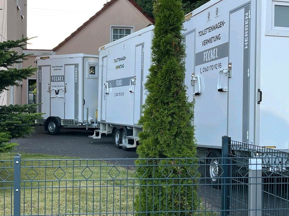 Toilettenwagen WC Wagen Anhänger mieten in Oerlinghausen