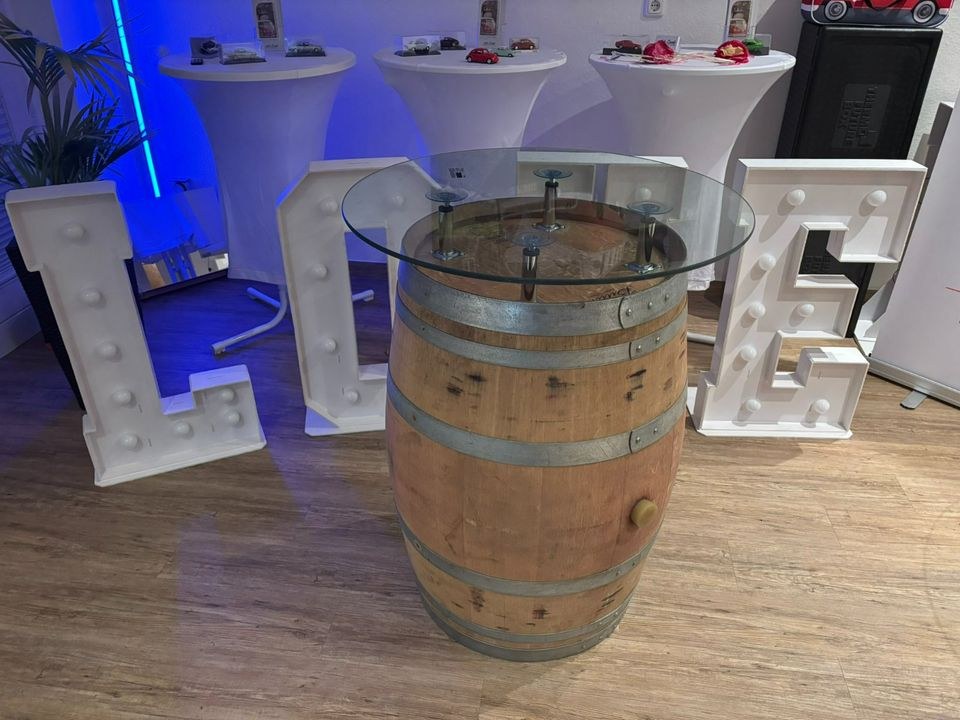 Weinfass Stehtische Fest Lieferservice mieten bei Auto-Evento – 2