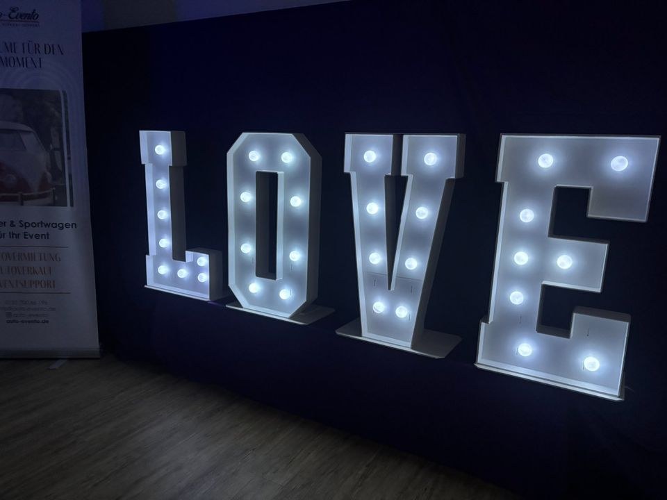 LOVE Buchstaben XXL 80cm Lieferung mieten bei Auto-Evento – 4