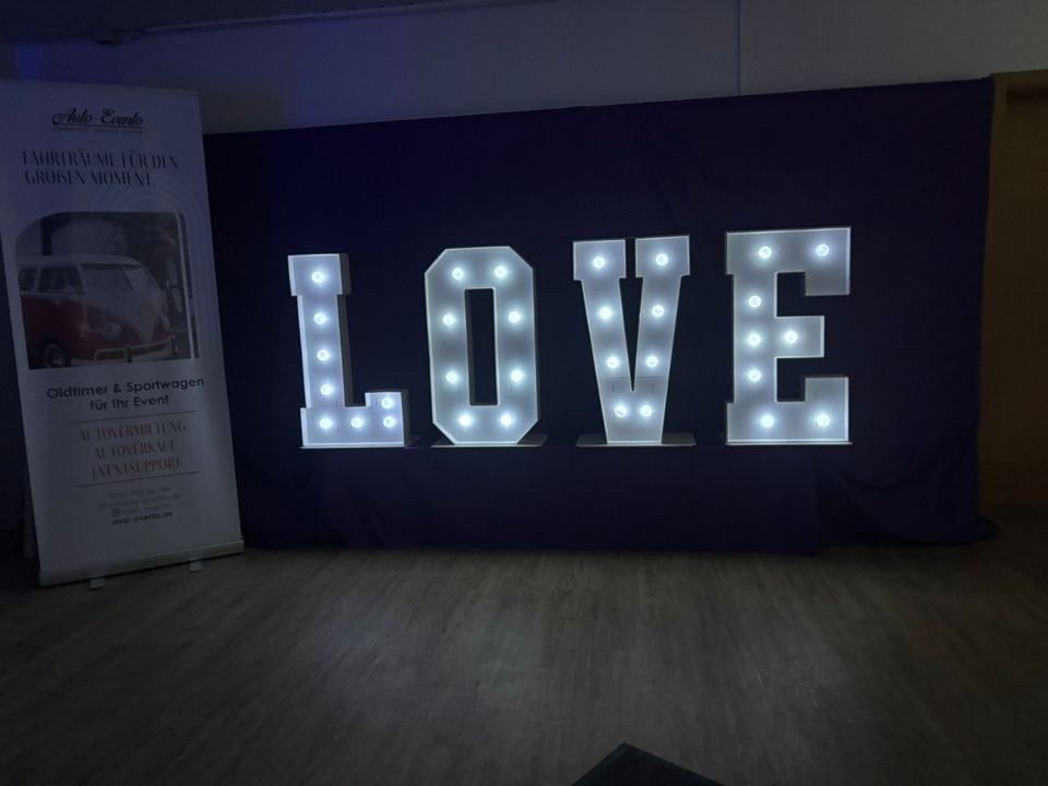 LOVE Buchstaben XXL 80cm Lieferung mieten bei Auto-Evento – 2