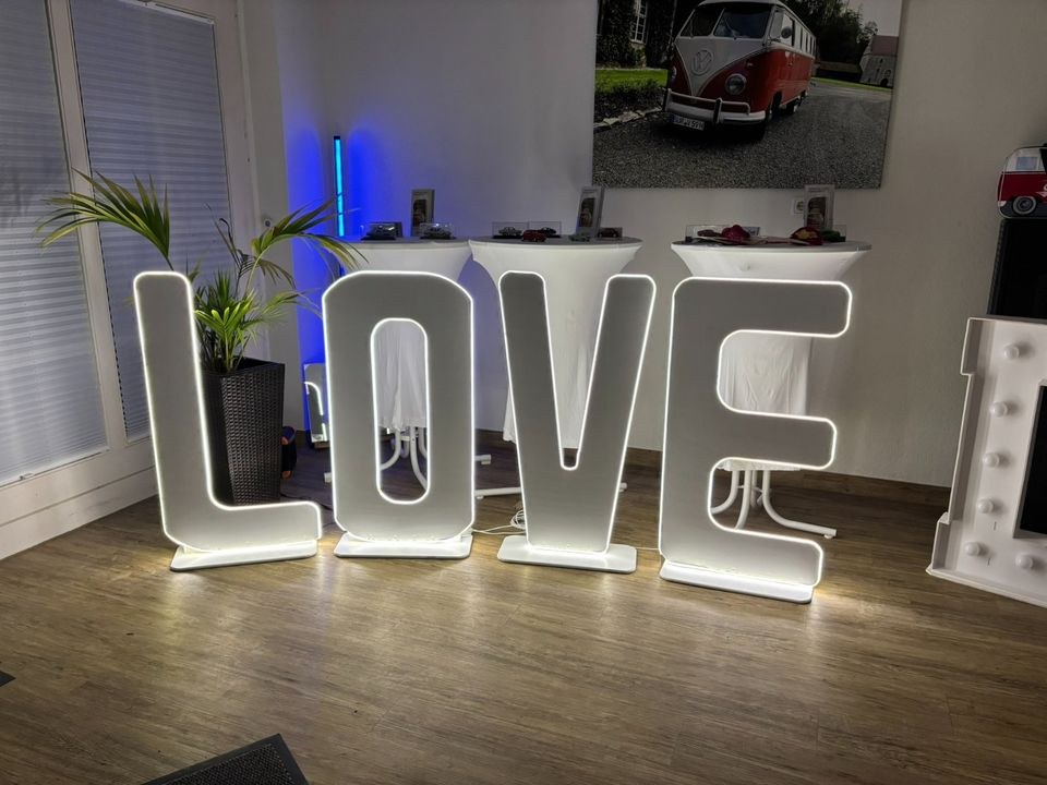 LOVE Buchstaben XXL 90cm Lieferung Versand mieten bei Auto-Evento – 3