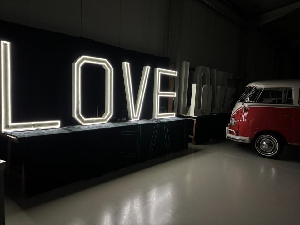 LOVE Buchstaben XXL 120cm Lieferservice mieten bei Auto-Evento – 3