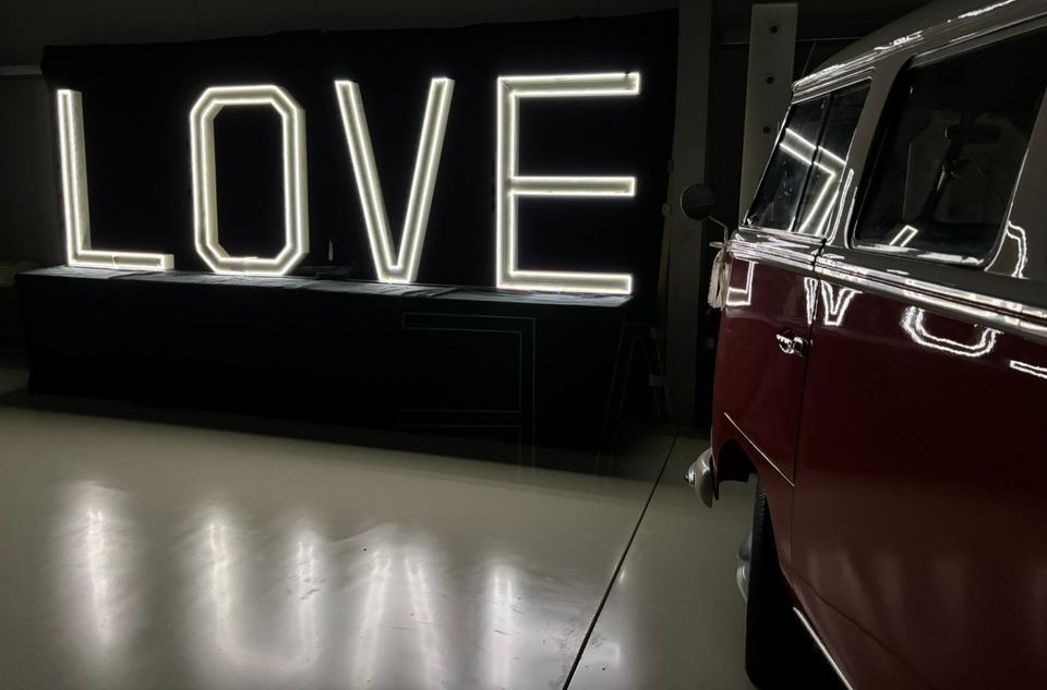 LOVE Buchstaben XXL 120cm Lieferservice mieten bei Auto-Evento – 4