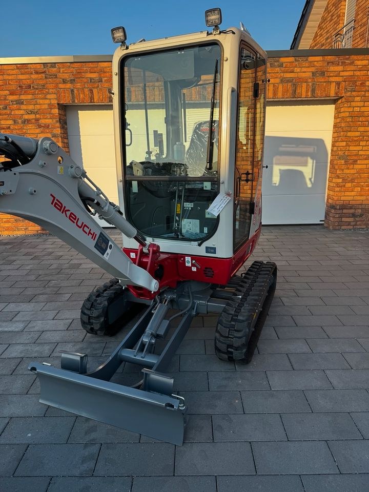 Bagger Minibagger Takeuchi TB320 Powert 2,2t mieten in Holzminden – 3