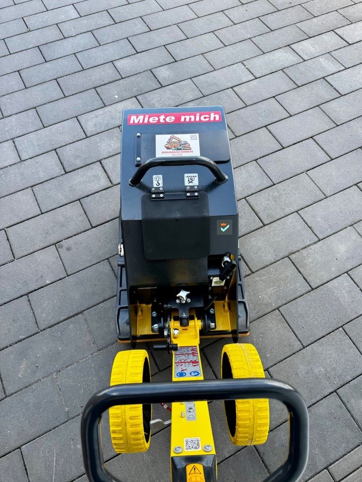 Rüttelplatte Vibrations Bomag 35 60D 225KG mieten in Holzminden – 4