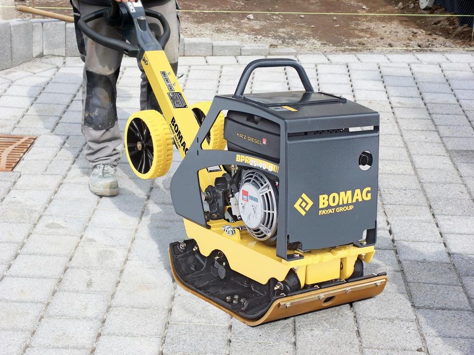 Rüttelplatte Bomag BPR 25 40 mieten bei FRM Bautechnik - A.Masche – 2