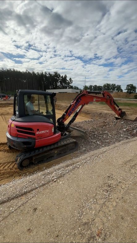 Bagger 5,5 Tonnen ,leistungsstark große mieten in Abensberg – 4