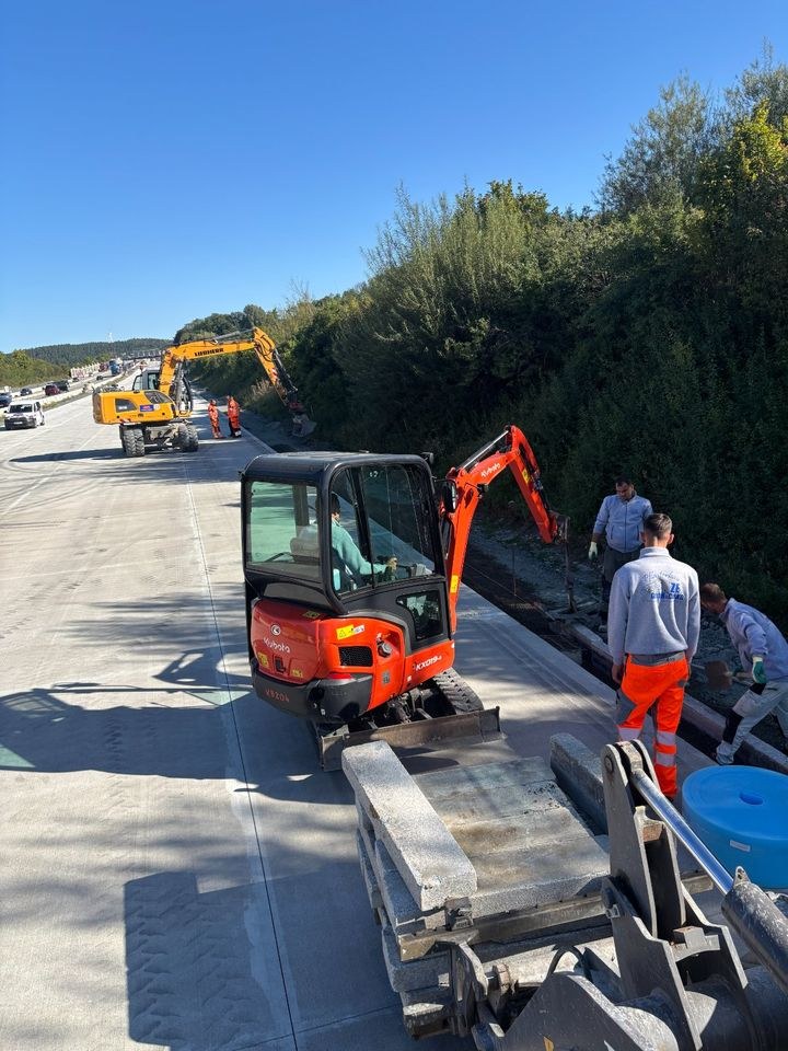 Minibagger Kubota KX019 4 ideal Glasfaserbau mieten in Abensberg – 4