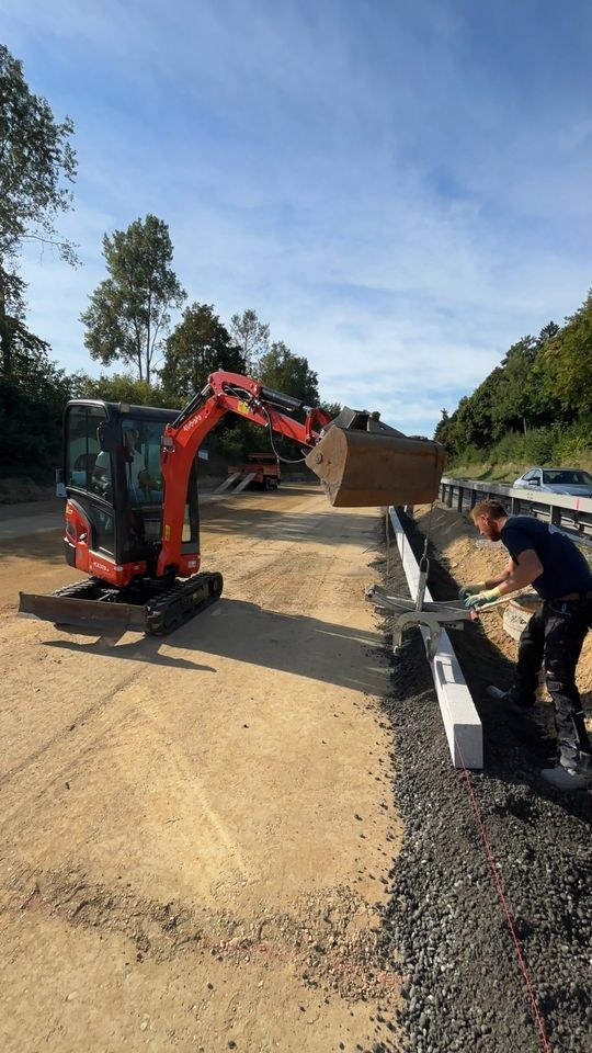Minibagger Kubota KX019 4 ideal Glasfaserbau mieten in Abensberg – 3