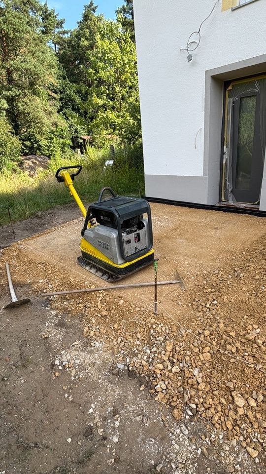 6500er Rüttelplatte Standard perfekten Unterbau mieten in Abensberg – 2