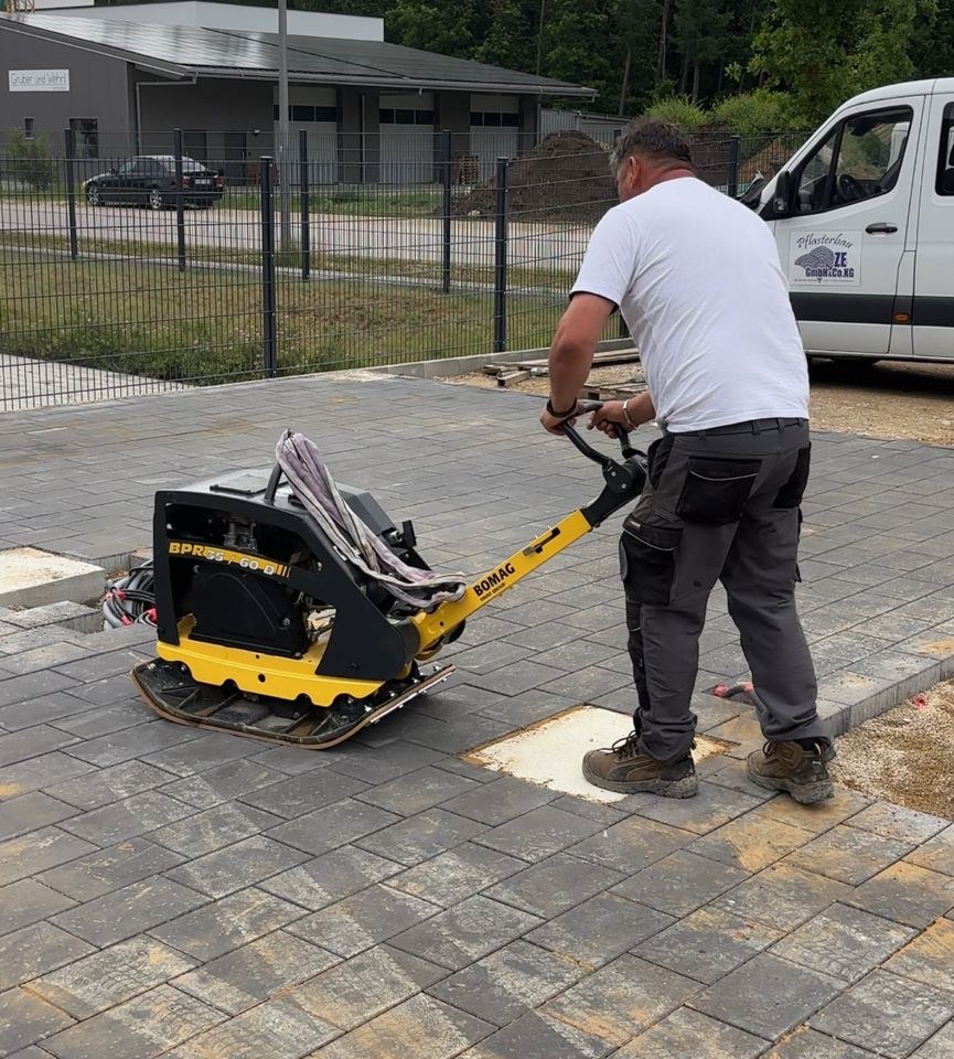 3500er Rüttelplatte Stark Kies Pflaster mieten in Abensberg – 3