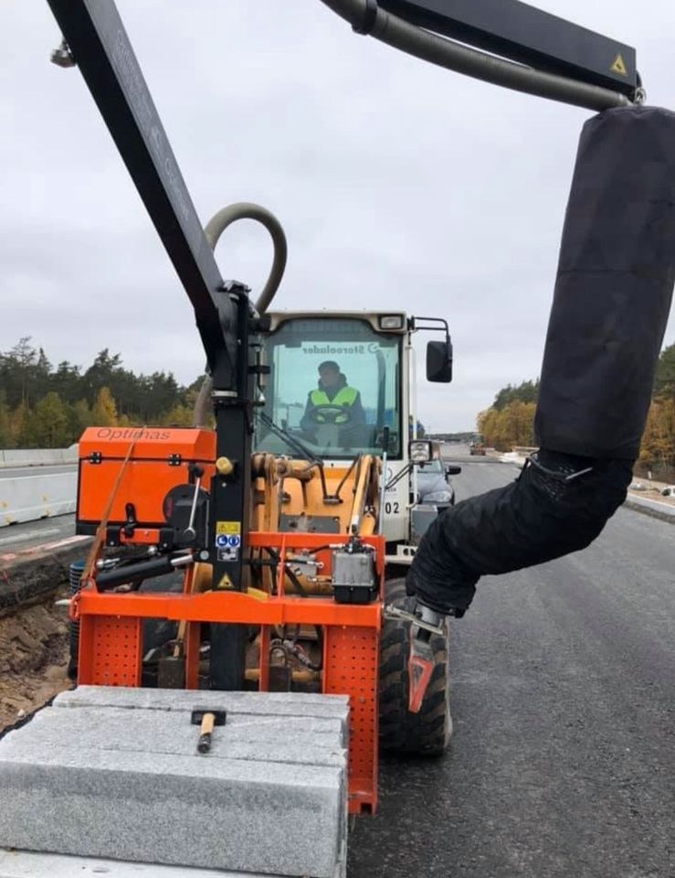 Vakulift Kraftschonend Pflastern Bordsteine mieten in Abensberg – 2