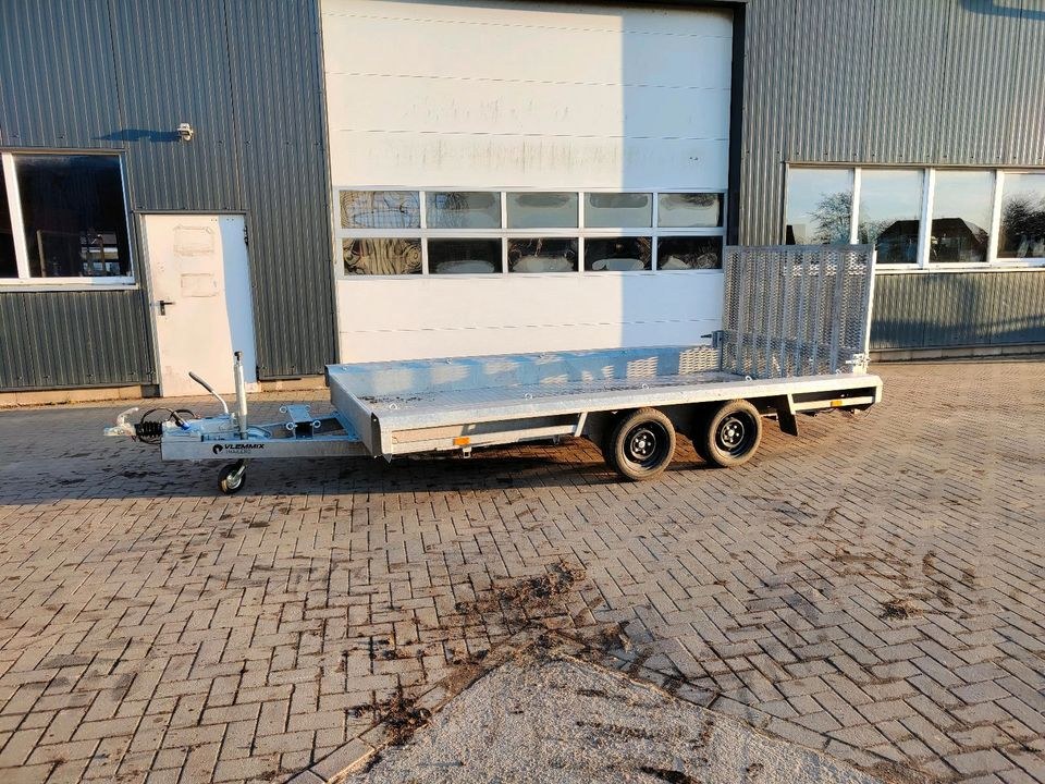 Anhänger Baggeranhänger Maschinentransporter mieten in Heist