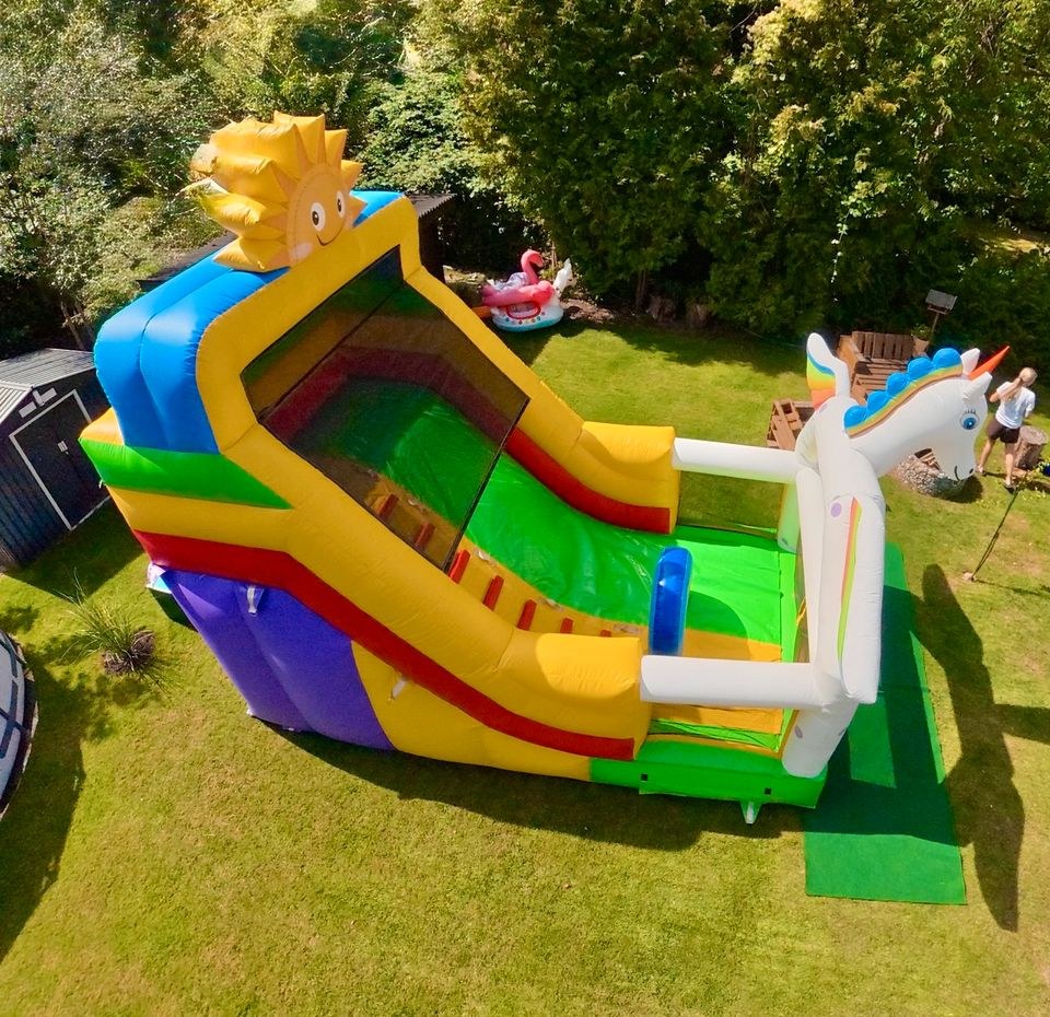 Einhorn Rutsche Hüpfburg Kindergeburtstag mieten bei BelFun