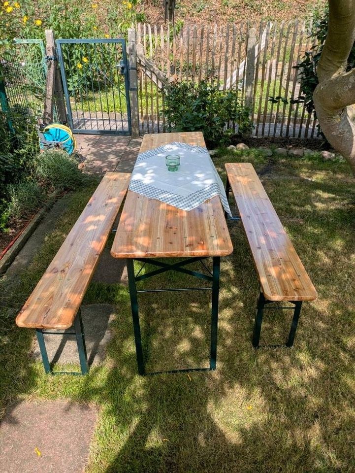 Bierzeltgarnitur 1 Tisch 2 Bänke sauber stabil mieten bei BelFun – 2