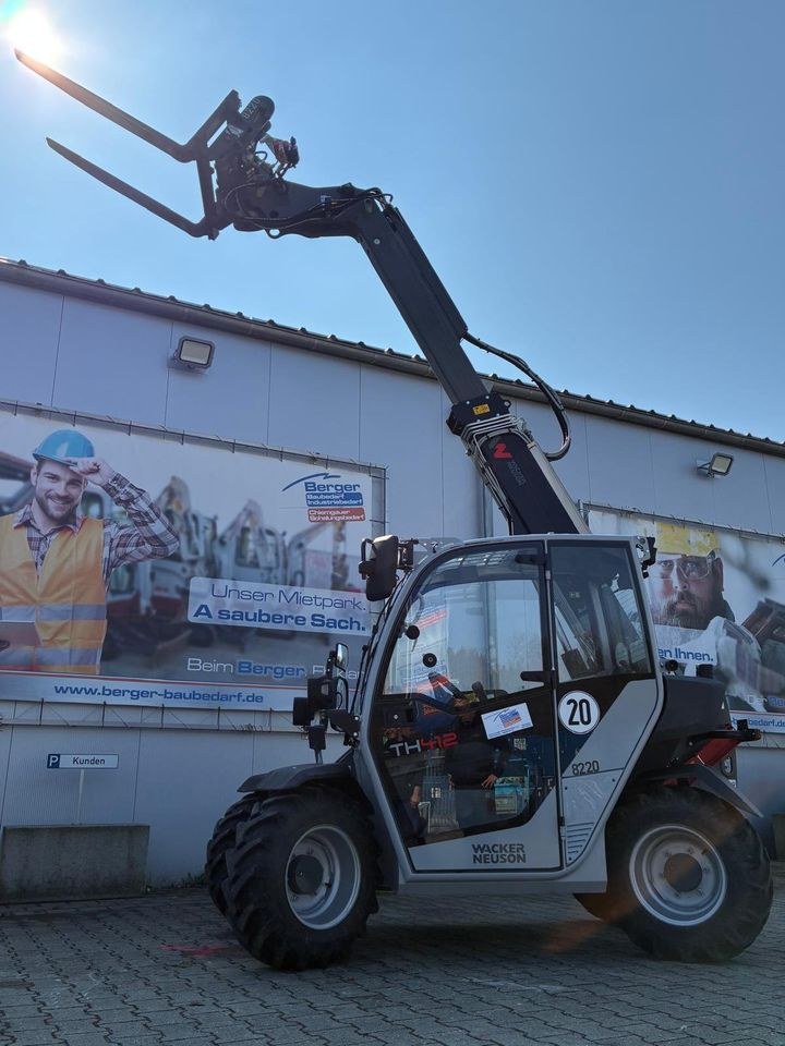 Teleskoplader TH412 mieten in Rosenheim – für Schüttgut & Paletten