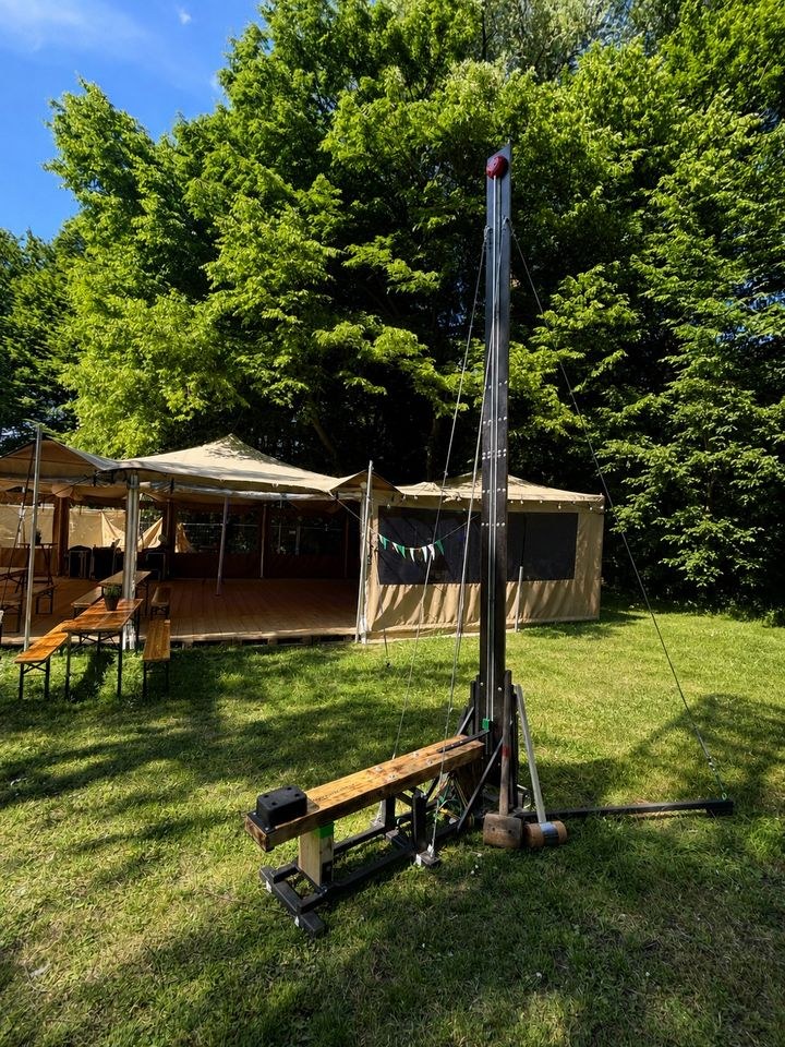 Hau Lukas 4 Meter Action Spaß mieten in Geldern – für Ihr Fest
