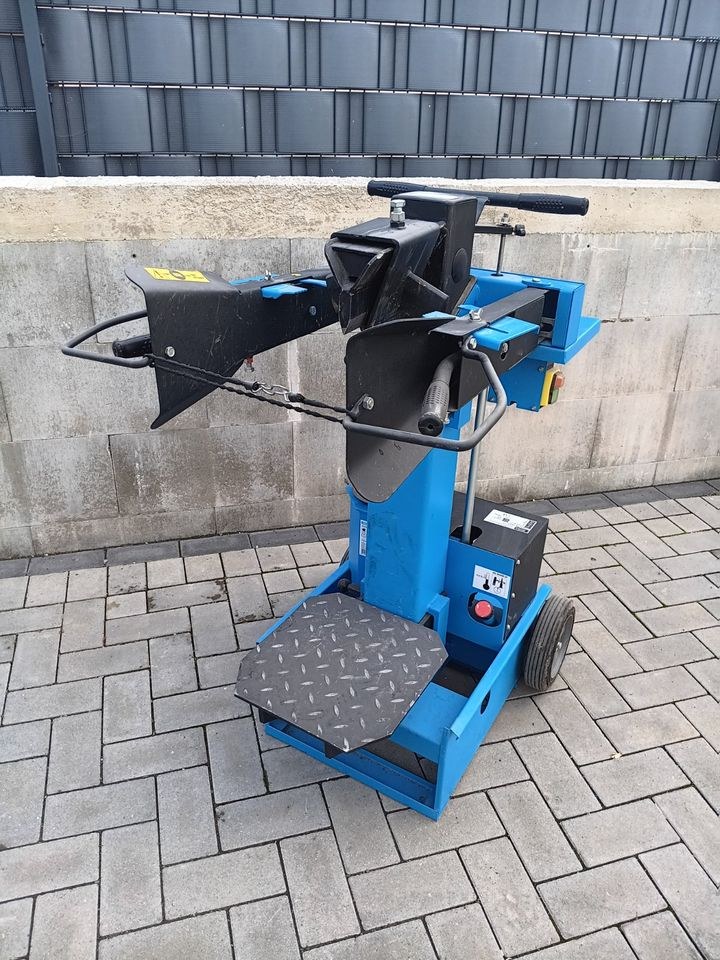 Gartengeräte Holzspalter Häcksler Vertikutierer mieten