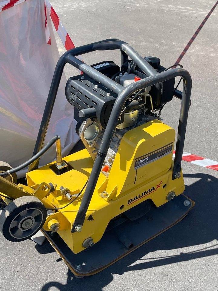 Bau Minibagger Radlader Hebebühne mieten bei BMS Bau Maschinen – 2
