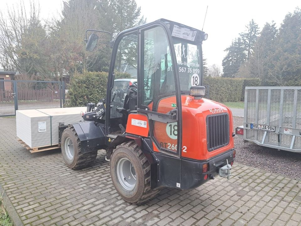 Kubota Radlader RT260 2 Gabelstapler mieten bei B&S Verleih – 3