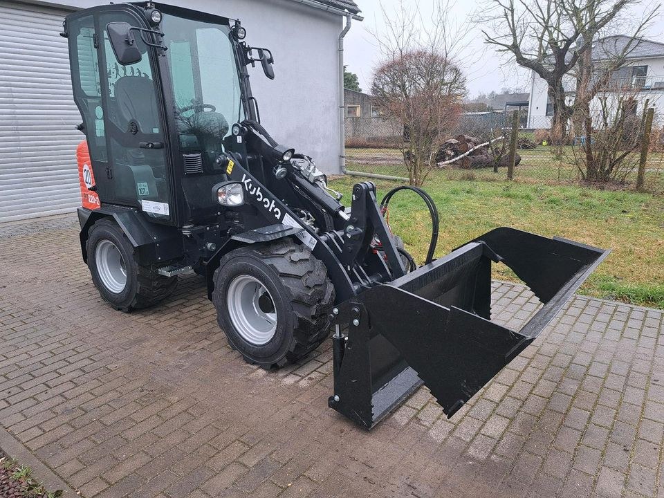 Kubota Radlader RT220 2 Gabelstapler mieten bei B&S Verleih