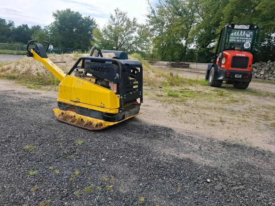 Rüttelplatte Minibagger DPU 710 kg mieten bei B&S Verleih