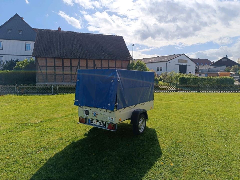750kg Anhänger kippbar mieten in Bad Gandersheim – für Erde & Schutt – 3
