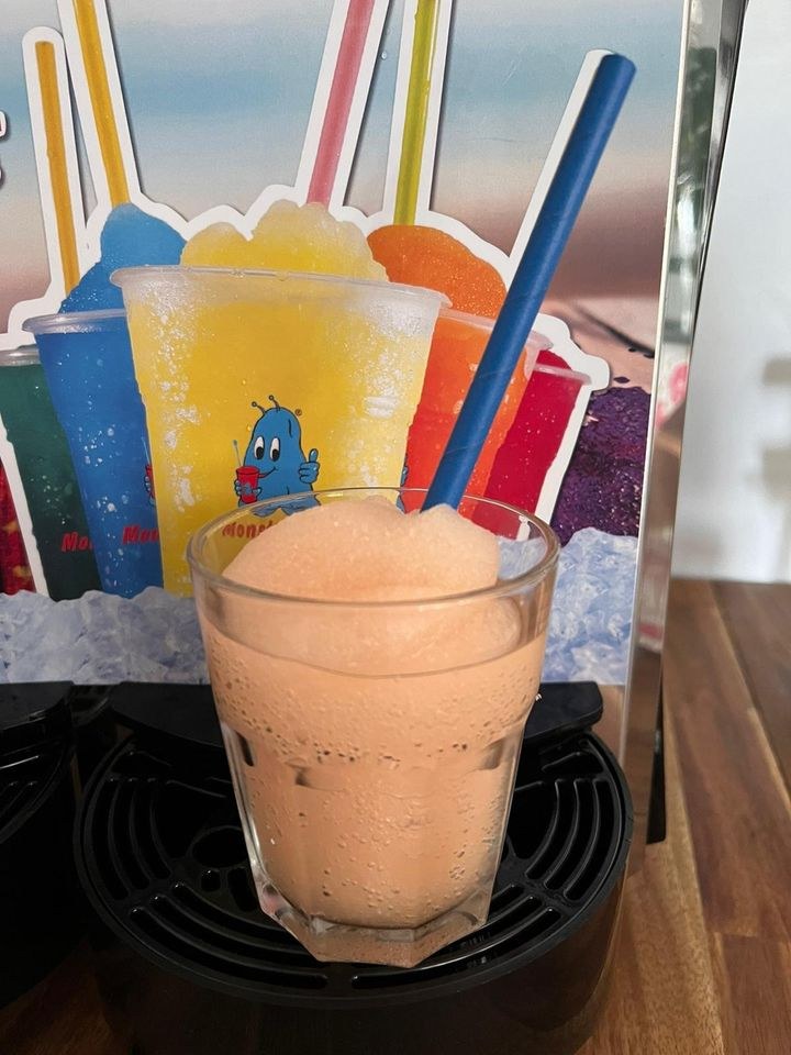Slush Eis Maschine N mieten bei Budi Event – eiskalt für Ihr Fest – 3