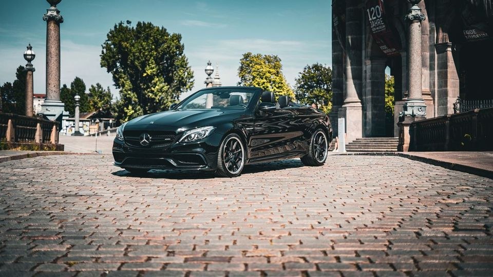 Mercedes Benz C63s AMG Cabrio ohne OPF mieten in Zehlendorf