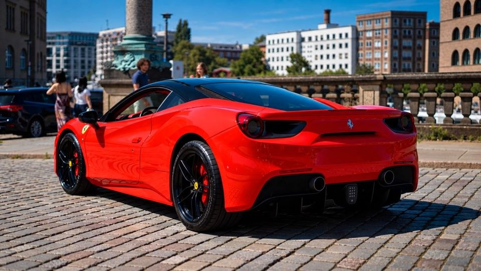 Ferrari 488 GTB mieten in Zehlendorf – Fahrspaß auf Zeit – 3