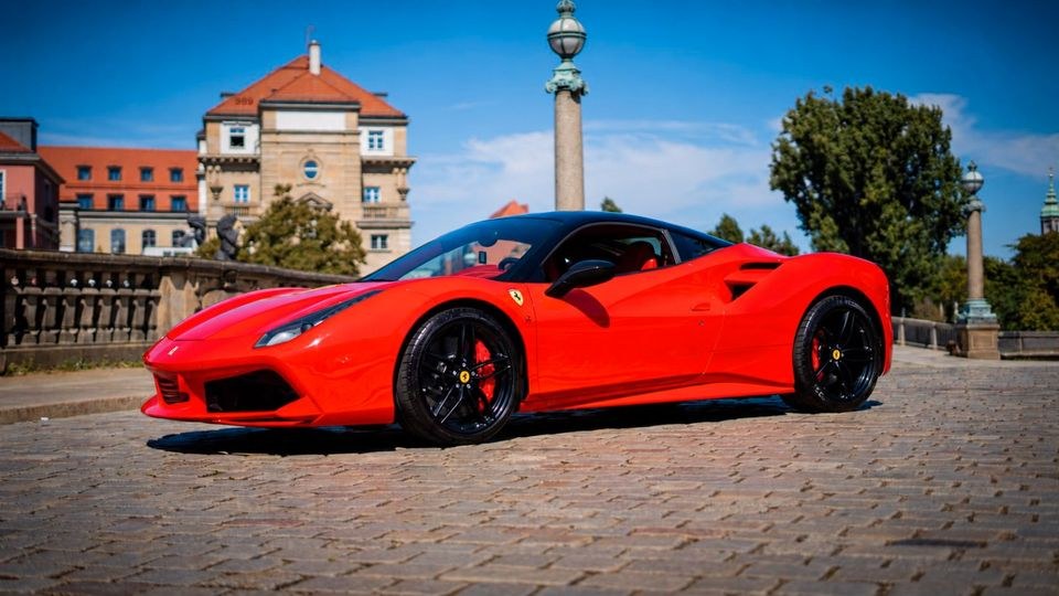 Ferrari 488 GTB mieten in Zehlendorf – Fahrspaß auf Zeit – 2