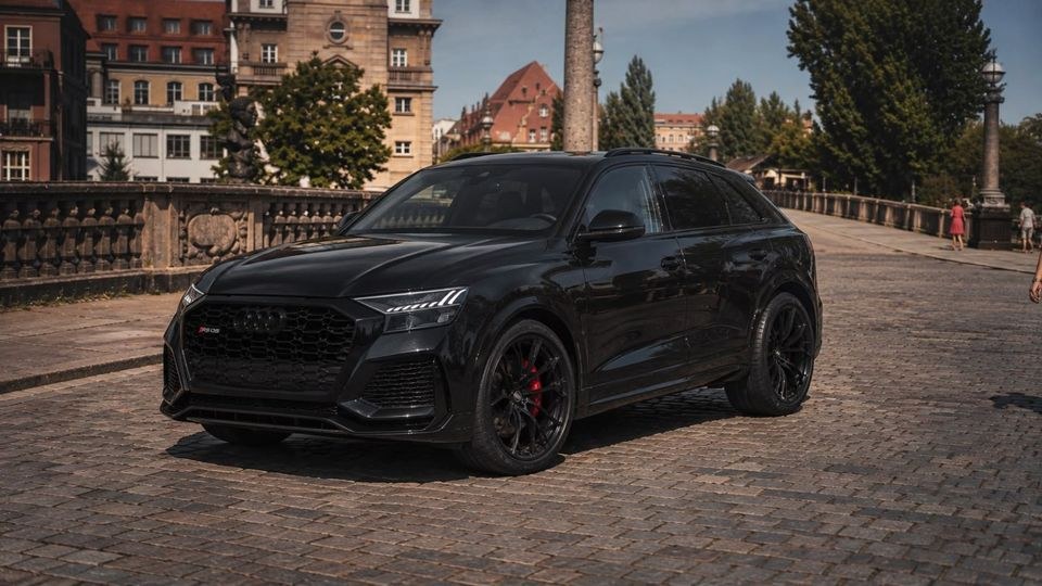 Audi RSQ8 mieten bei CarLounge Autovermietung – Fahrspaß auf Zeit