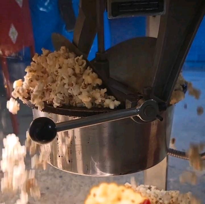 XXL Popcornmaschine Popcornwagen Popcornstand mieten in Hiddenhausen – 3