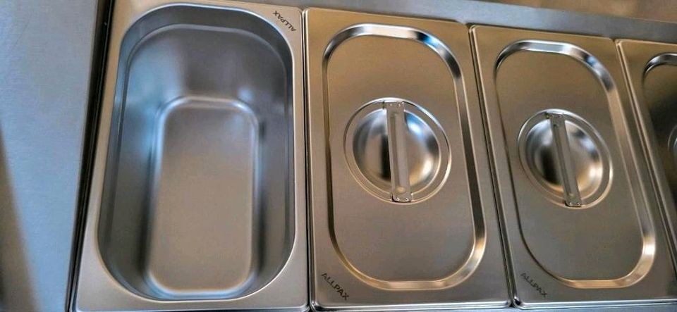 2kleine Saladetten Belegstation Kühlvitrine mieten in Hiddenhausen – 3