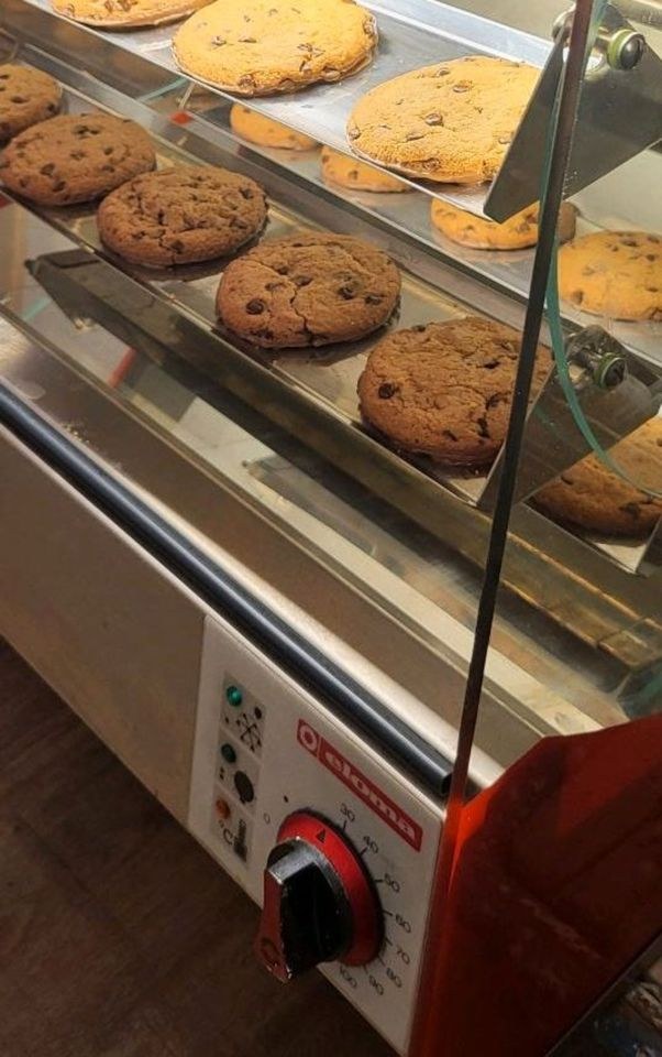 Cookie Karussell Wärmevitrine mieten in Hiddenhausen – 2