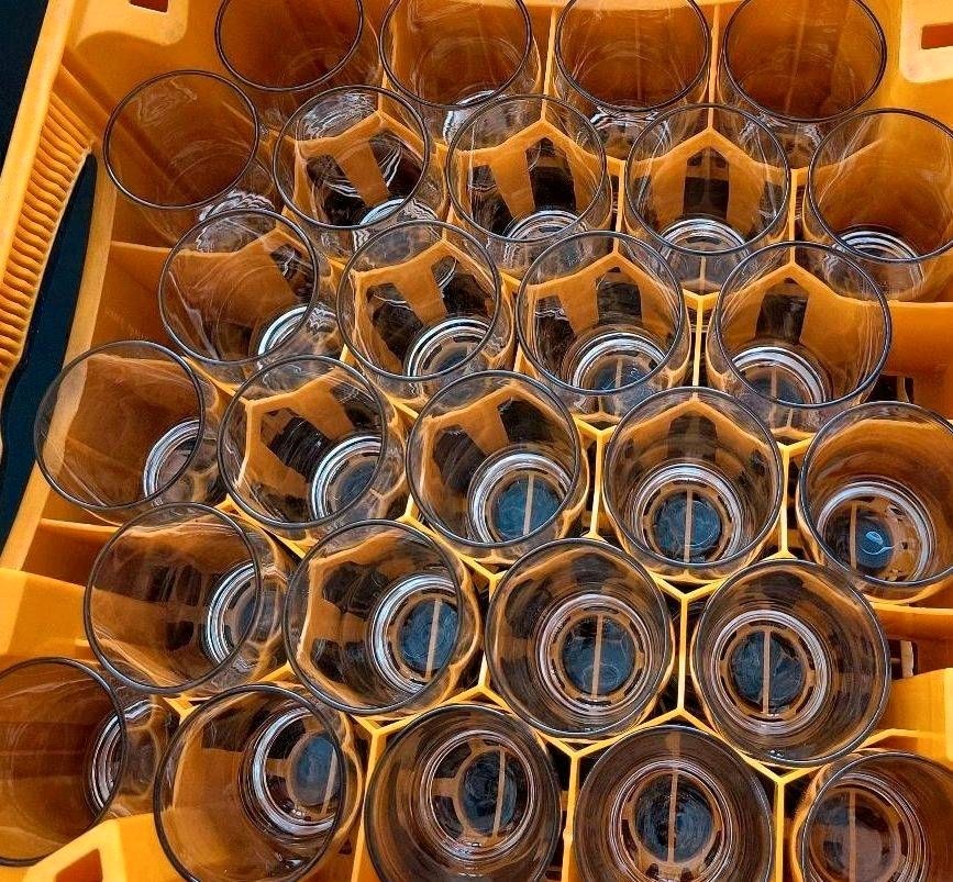 Gläser Sektgläser Weingläser Pinnchen Biergläser mieten