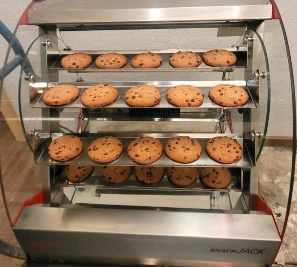 Cookie Karussell Wärmevitrine mieten in Hiddenhausen