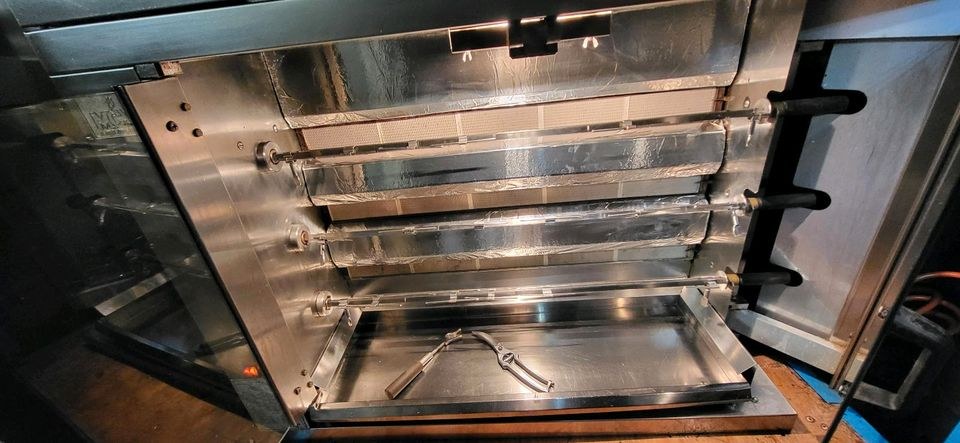 Gasgrill Hähnchengrill Hähnchen Haxen Grill mieten in Hiddenhausen – 4