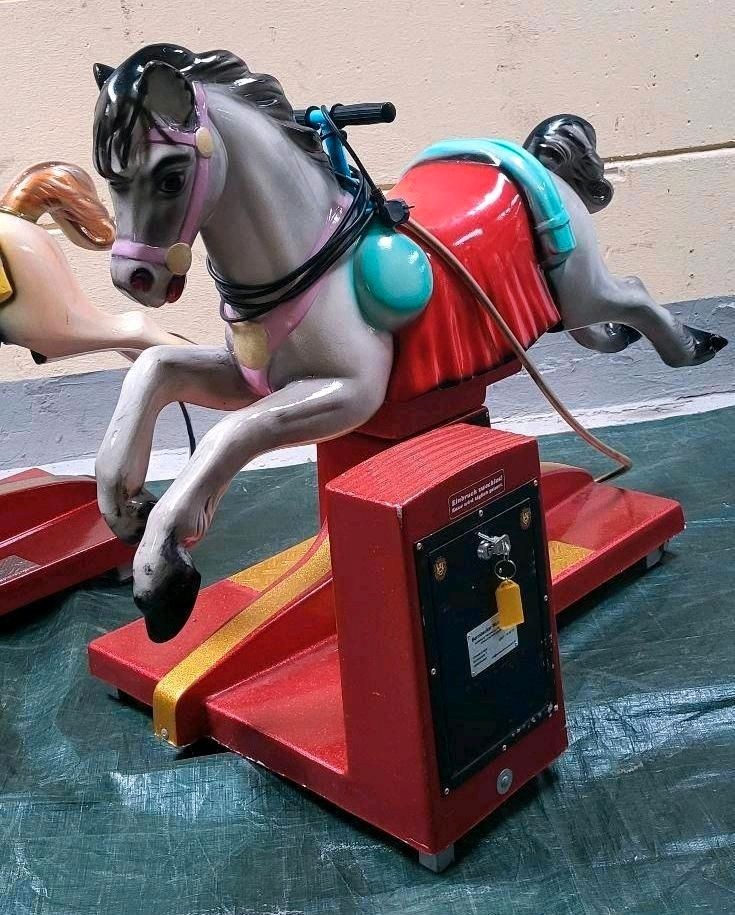 kleine Kiddy Rides Pferde Schaukelpferde mieten in Hiddenhausen – 4