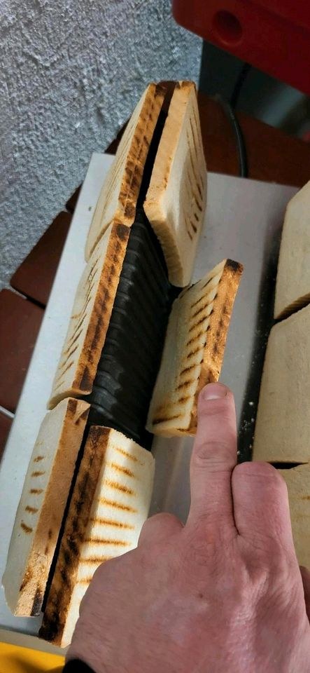 Pyramidentoaster Toaster Baguettes Toasts mieten in Hiddenhausen – 4