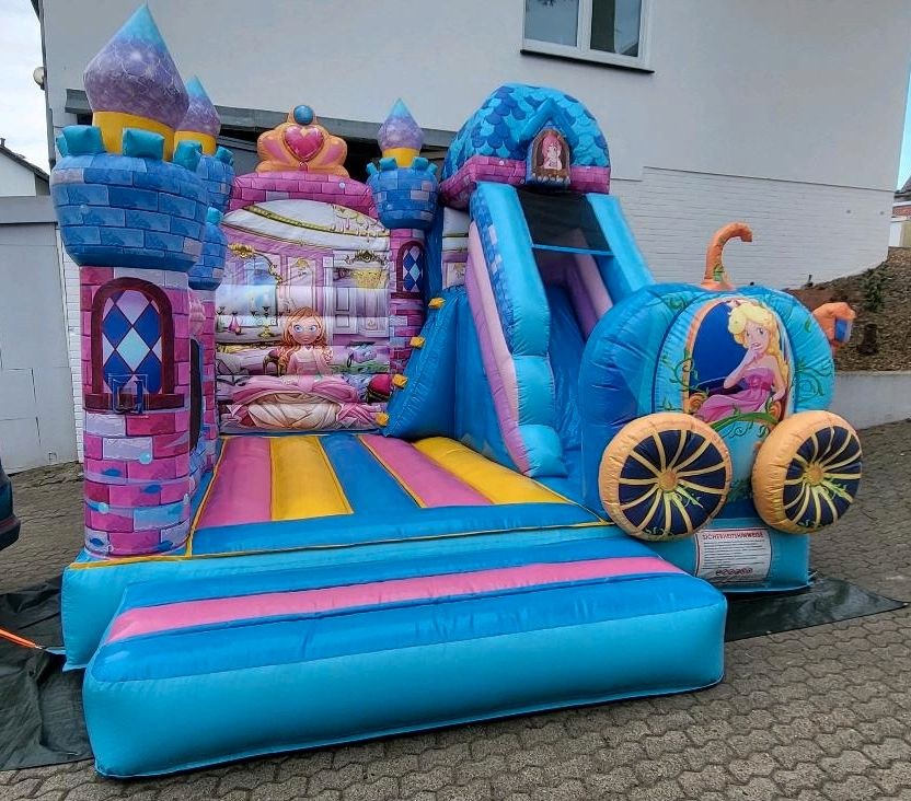 Hüpfburg Märchenschloss Schloss Rutsche mieten in Hiddenhausen