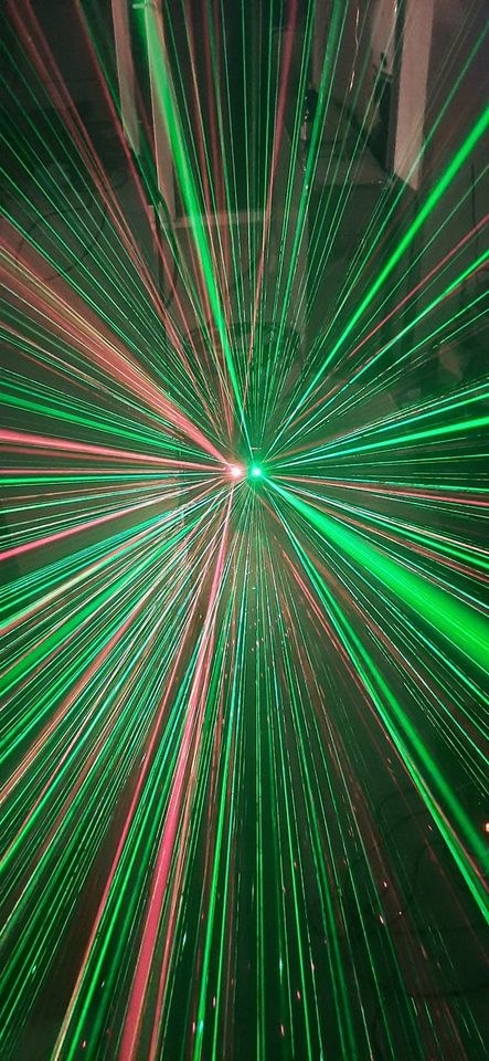 Partylaser mieten in Hiddenhausen – Atmosphäre auf Knopfdruck